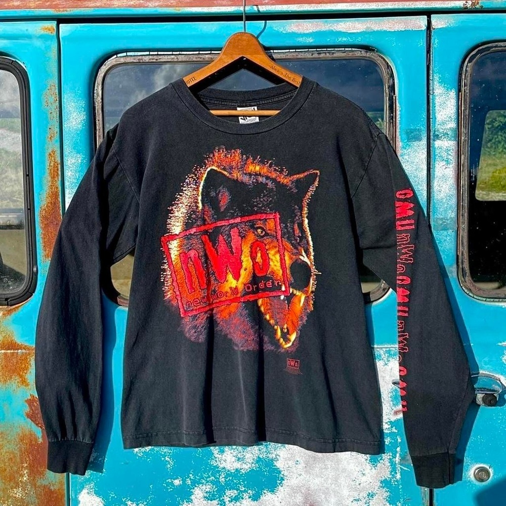 Rare 1998 WCW new world order wolf pack graphic rare long sleeve t-shirt